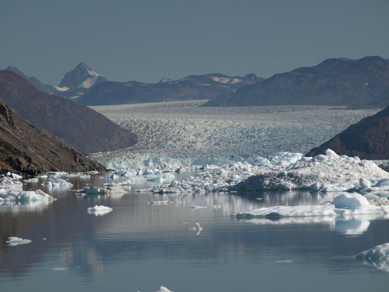 Qarqoq_Gletscher_kalbend_P8114193