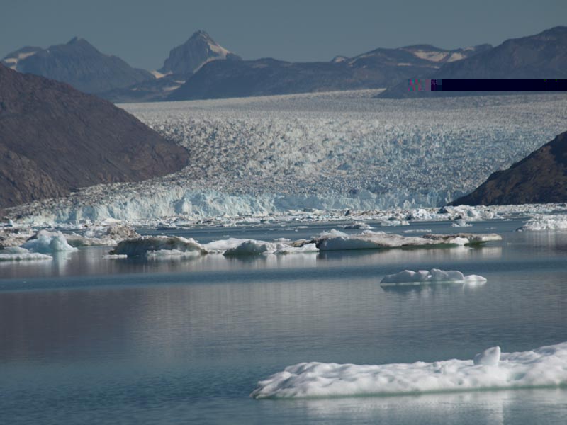 Qarqoq_Gletscher_kalbend_P8114197