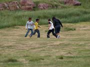 P8104078_fussball-spielende_Groenlaender