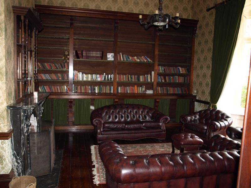 P4021925_YHA_Robe_Bibliothek