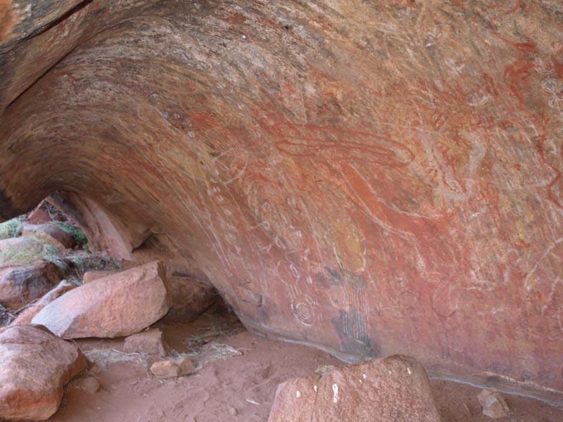 P4102683_Uluru_Felszeichnungen