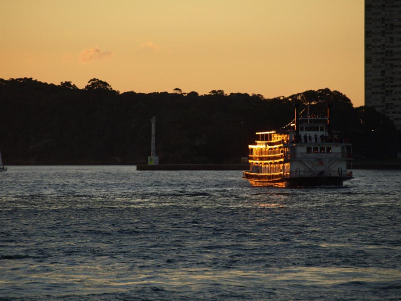 P4112806Sydney_Harbour_Sunset_Dampfer