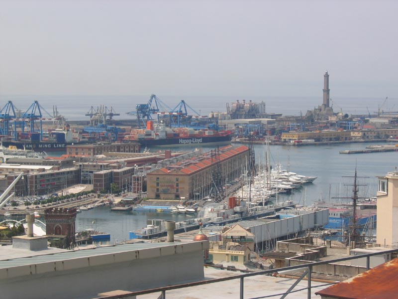 5475_Genua_Hafen