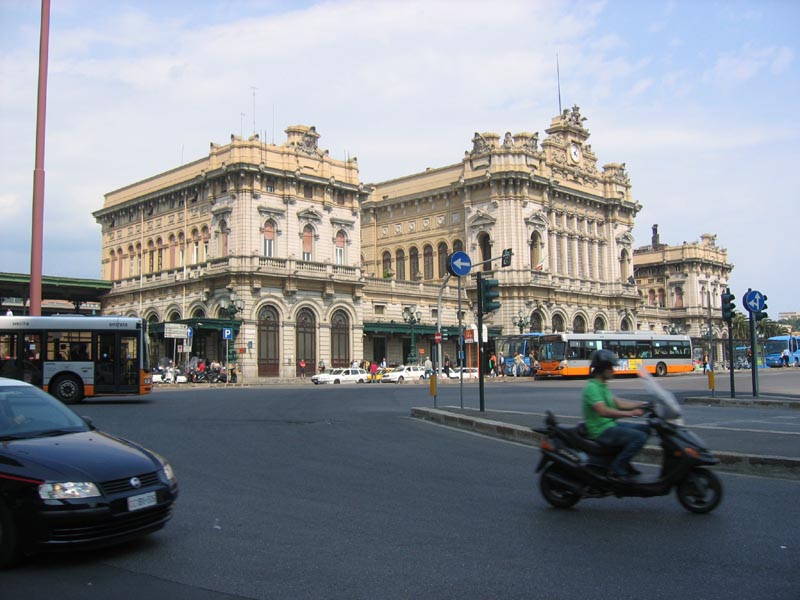5489_Genua_Bahnhof